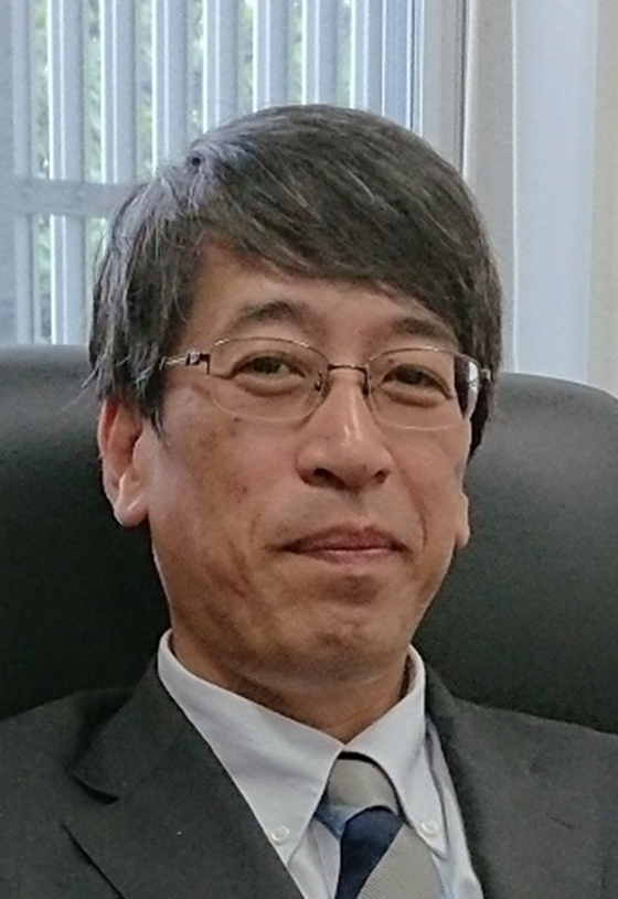 安部先生-顔写真.png